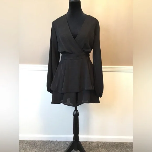 Black Long Sleeve romper dress - Picture 2 of 5
